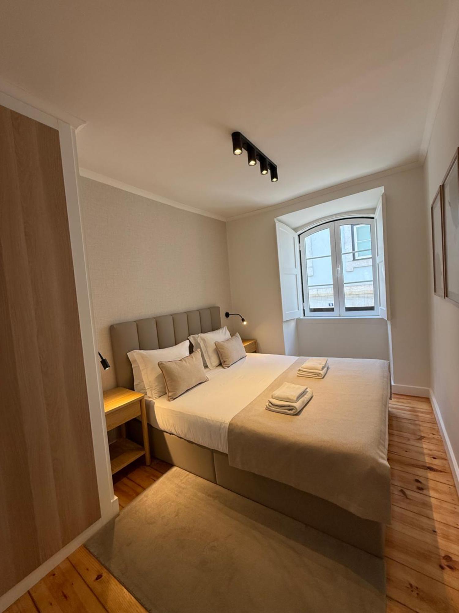 C1 Remodeld Beautiful Charming 2Br Apartment - Bairro Alto Lisbon Luaran gambar