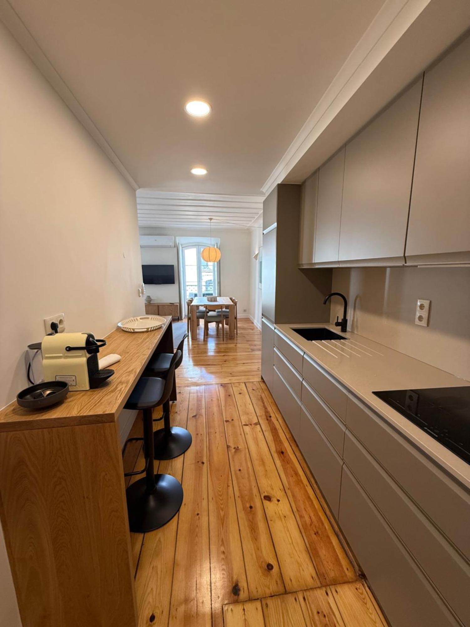 C1 Remodeld Beautiful Charming 2Br Apartment - Bairro Alto Lisbon Luaran gambar
